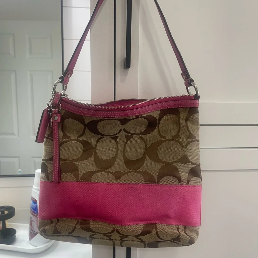 Coach bag. Authentic. - Picture 4 of 9